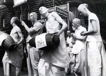 Back-To-Godhead-Germany01