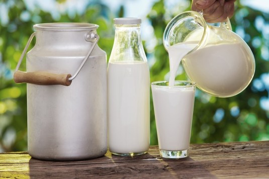 raw-milk-in-glass